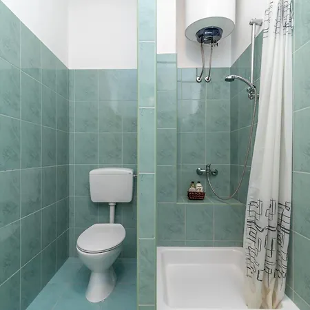 Lux Iii Guest house