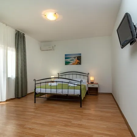 Lux Iii Trogir