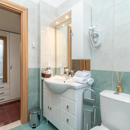 Lux Iii Pensión Trogir